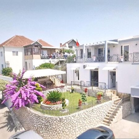 Rejhan Totti Ulcinj Esterno foto