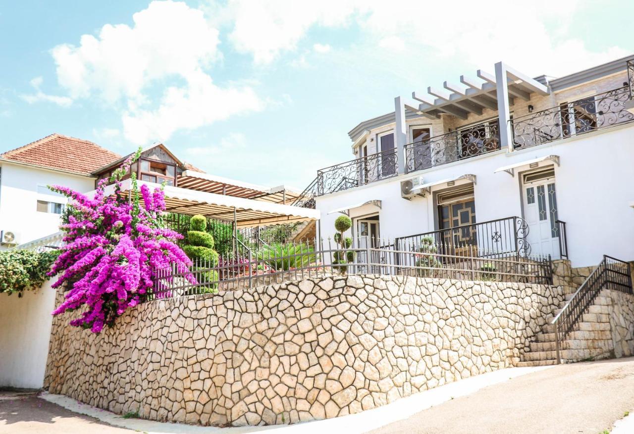 Rejhan Totti Ulcinj Esterno foto