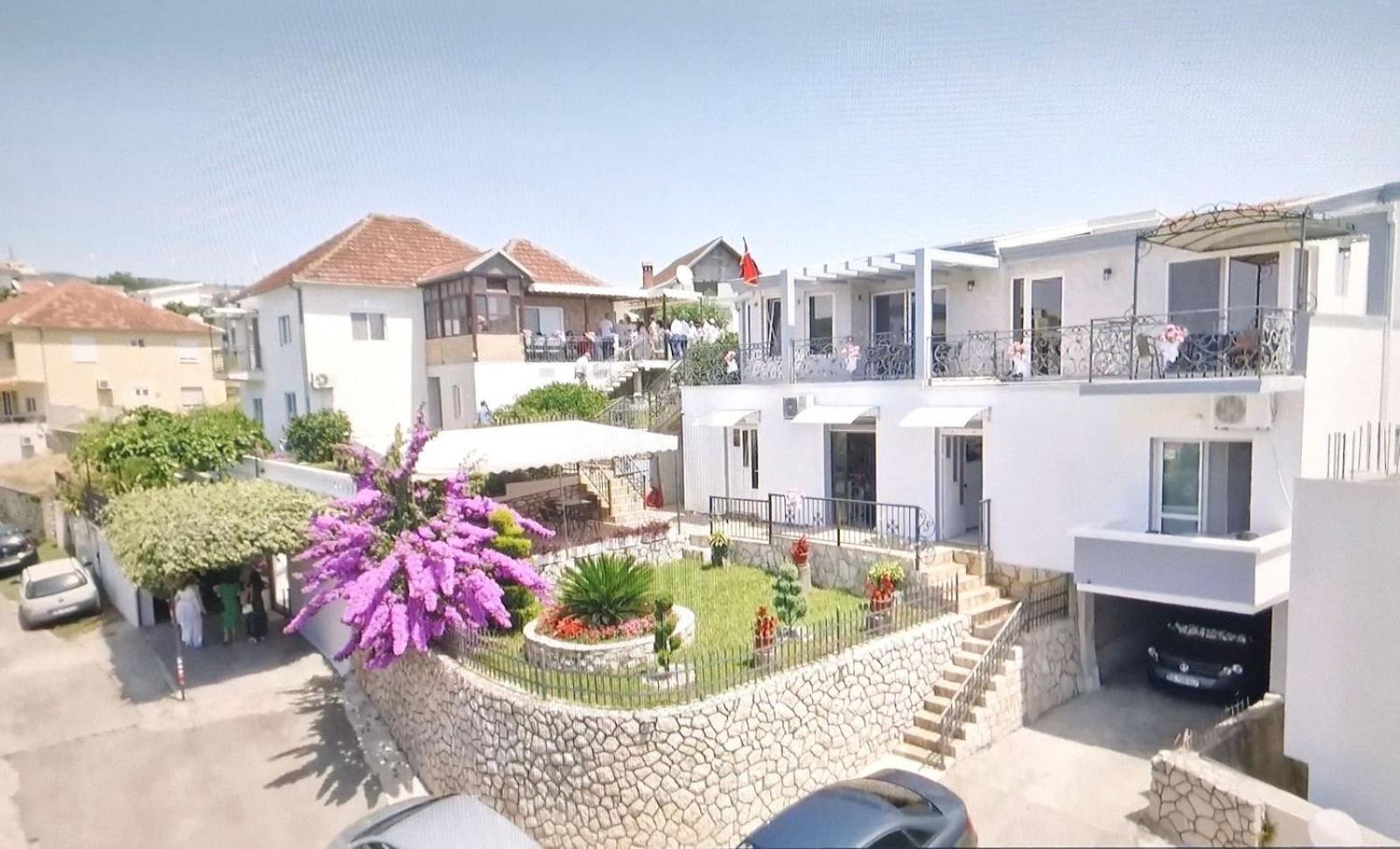 Rejhan Totti Ulcinj Esterno foto