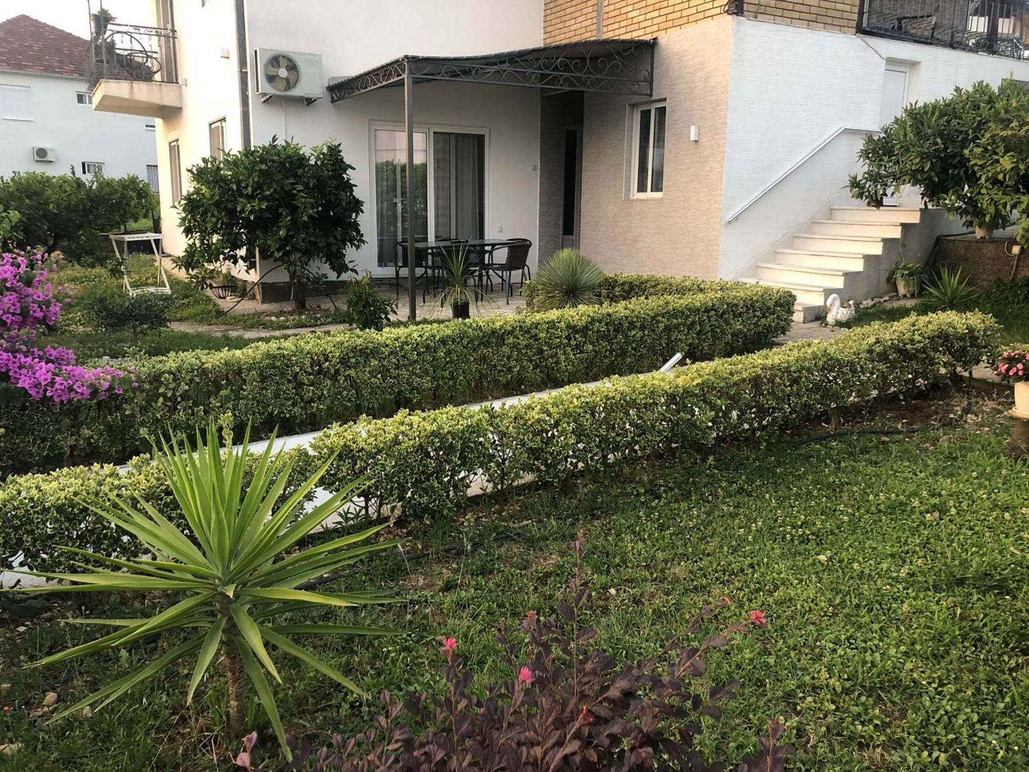 Rejhan Totti Ulcinj Esterno foto