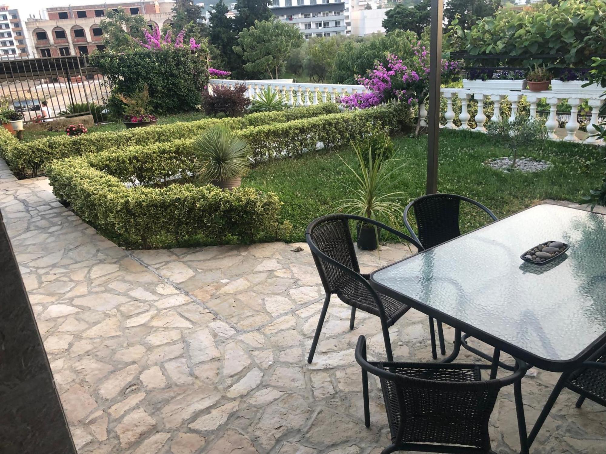 Rejhan Totti Ulcinj Esterno foto