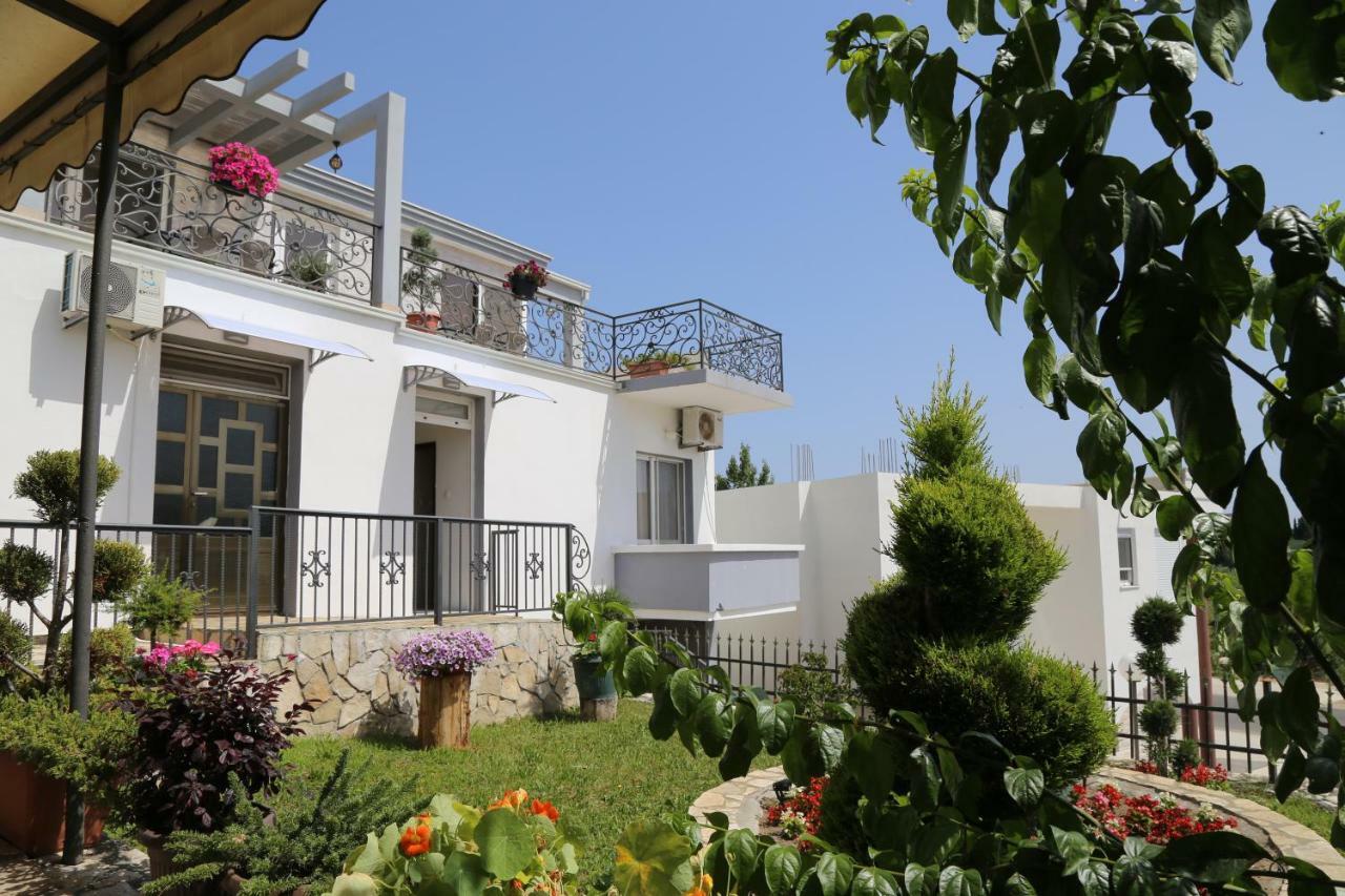 Rejhan Totti Ulcinj Esterno foto
