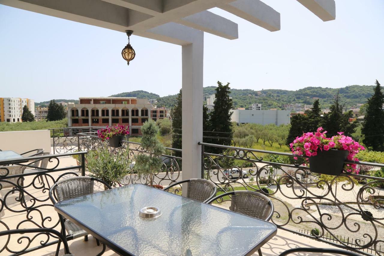 Rejhan Totti Ulcinj Esterno foto